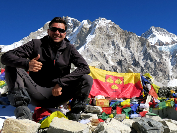 Stefan Schüler Autor Blogger www.burning-feet.com Mount Everest Base Camp