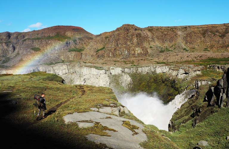 trekking-island-backpacking-iceland-camping