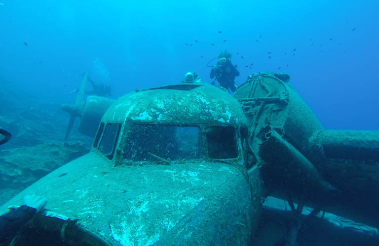 Diving Black Island Flugzeugwrack