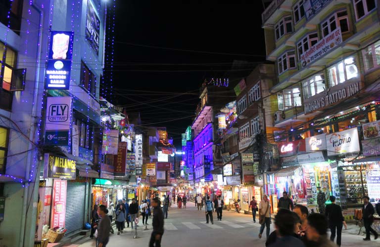 Thamel Trekking Ausrüstung in Nepal kaufen